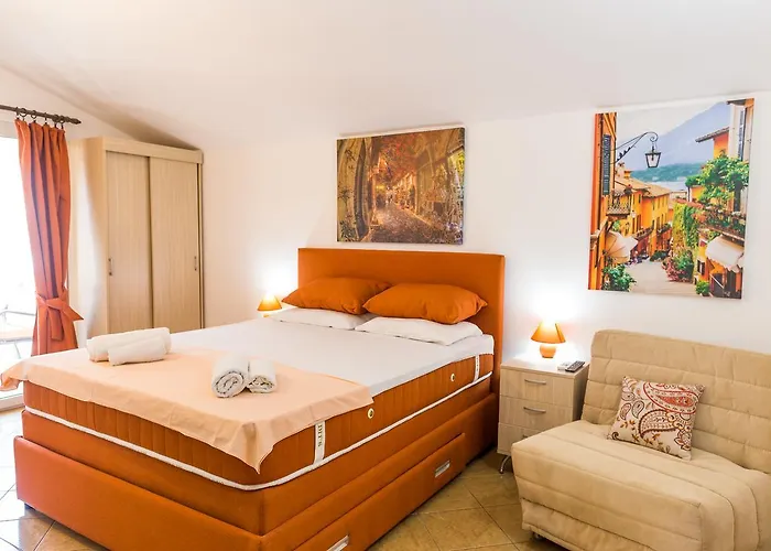 Apartments & Studios Tomanovic